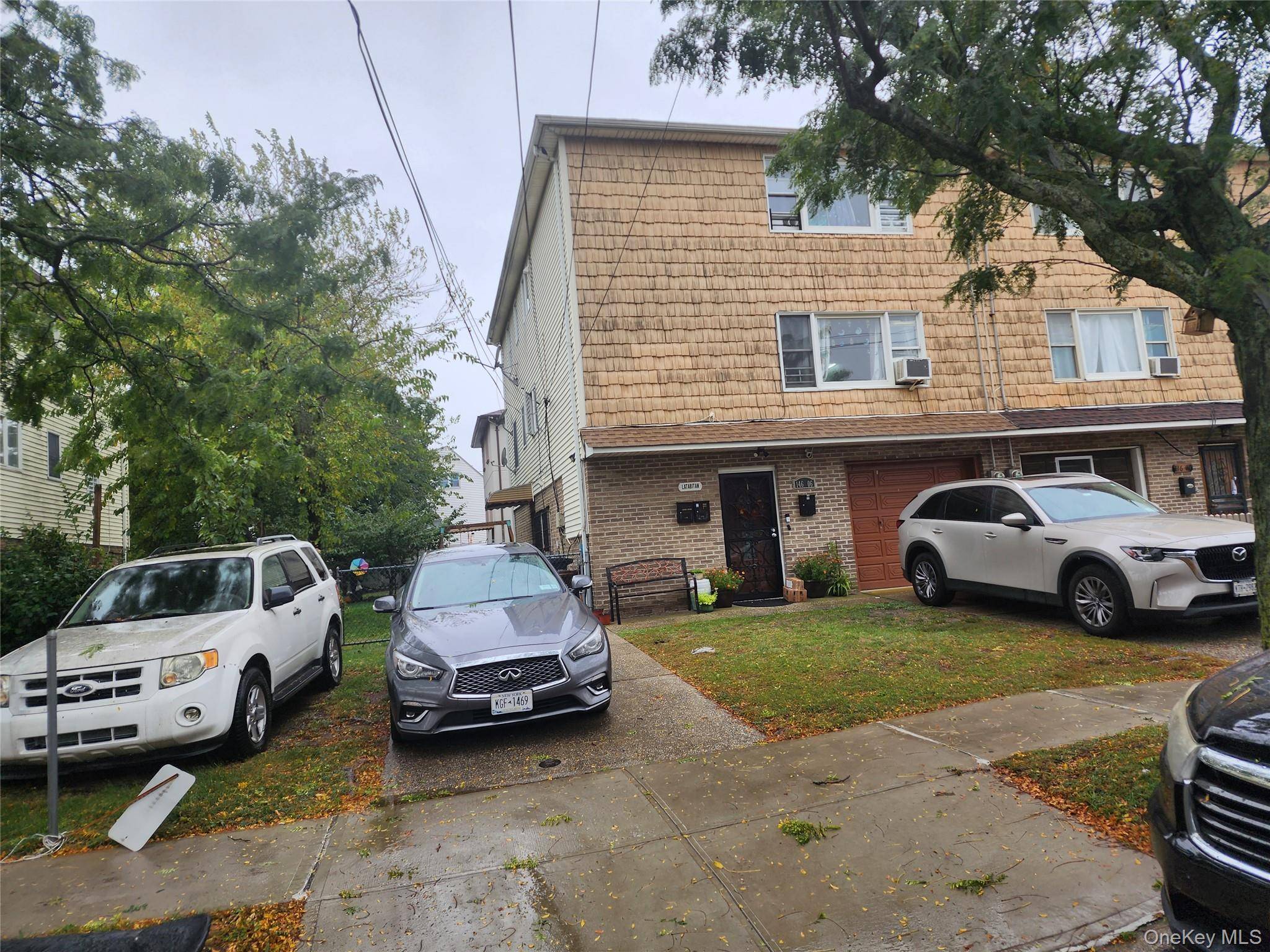 THREE FAMILY HOUSE, 1 ST FLOOR 1 BED ROOM, LIVING ROOM, KITCHEN, FULL BATH PLUS ATTACHED GARAGE,,, 2 ND FLOOR 2 BED ROOM, LIVING ROOM, DINNING, KITCHEN TWO FULL BATH, ...