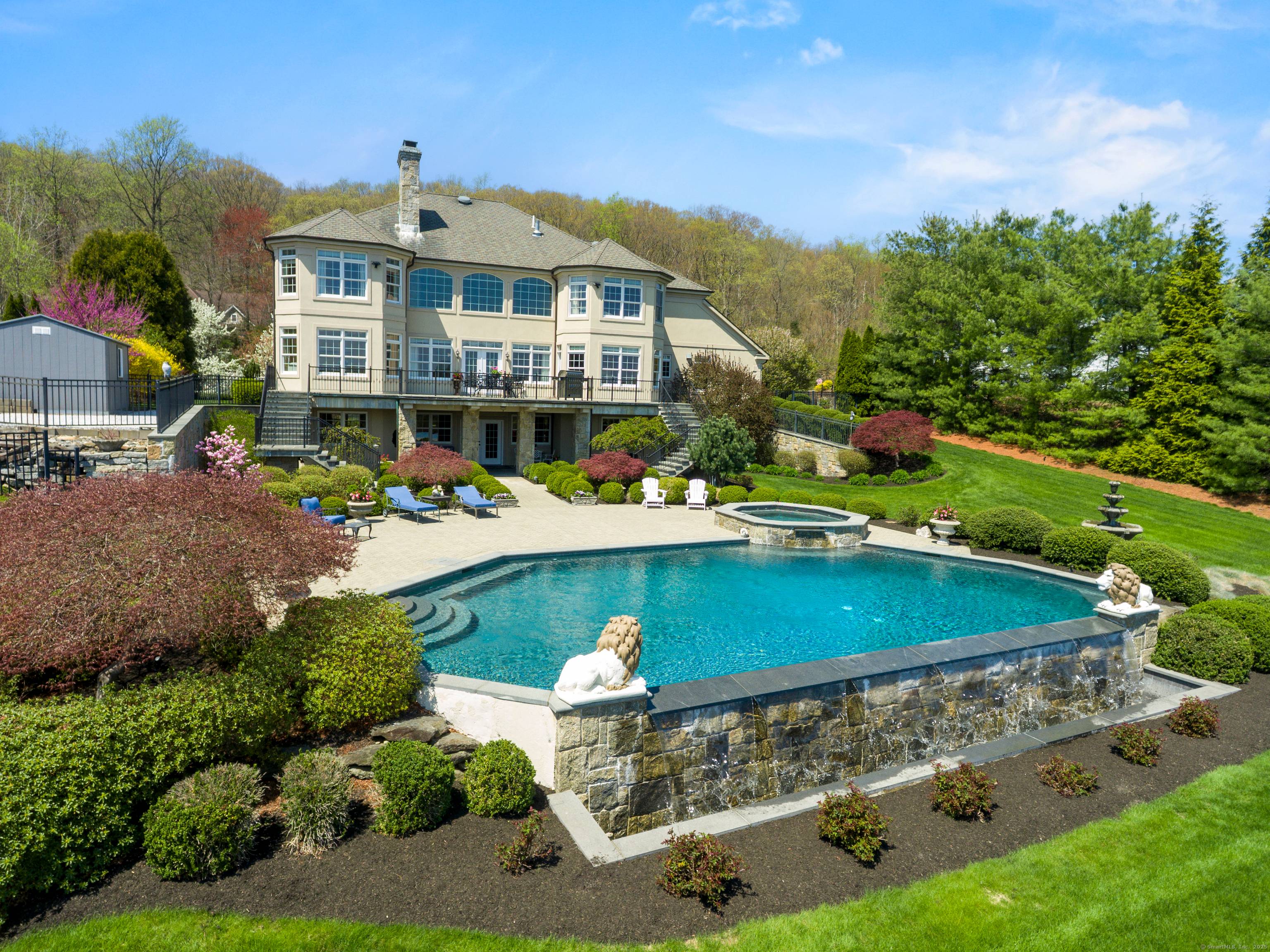 CROWN JEWEL OF FAIRFIELD COUNTY !
