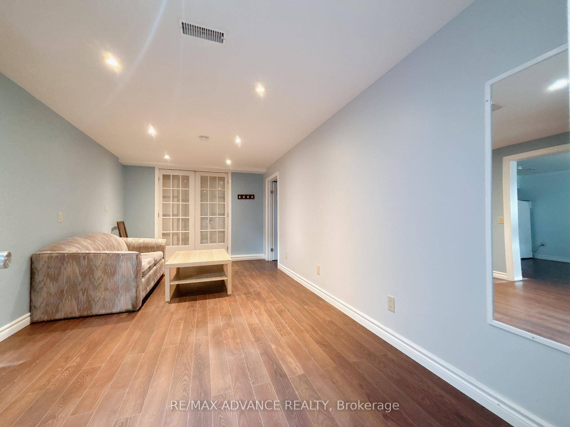 Welcome to this cozy and private basement unit located in the heart of North York !