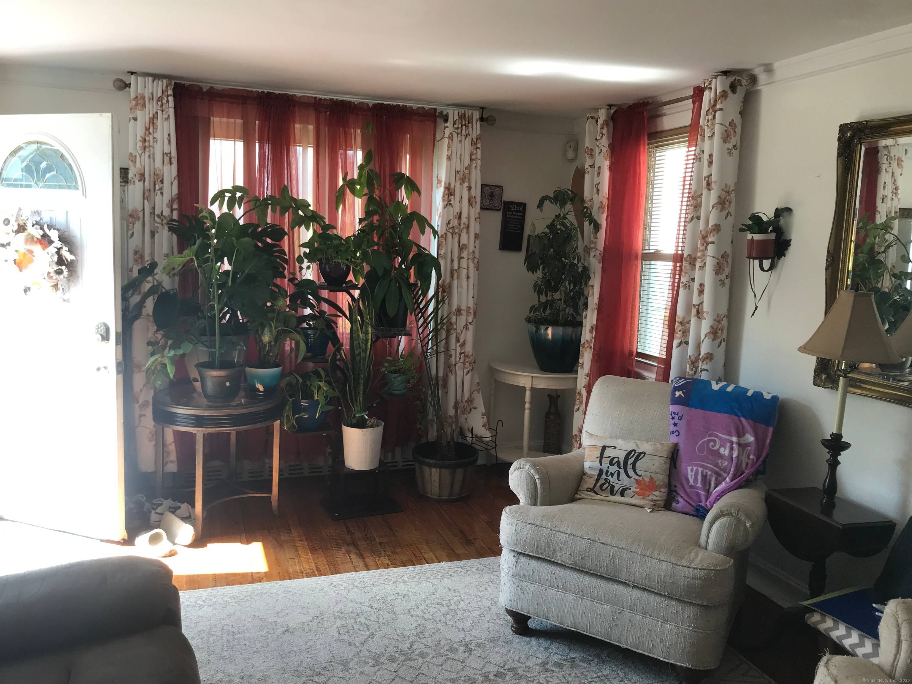 If you're looking for a well kept home with character and spacious rooms in an established neighborhood, this charming home might be just what you've been waiting for.