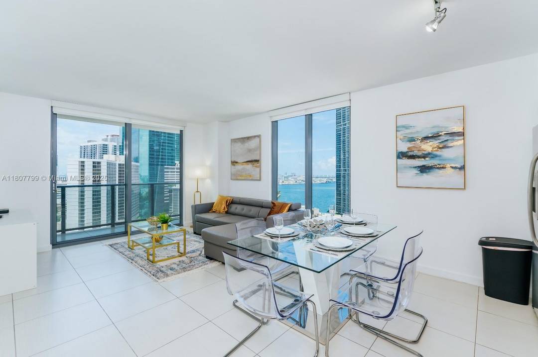 GREAT investment opportunity, the building allows 30 day rentals up to 12 times per year Airbnb, VRBO, etc allowed, 2 bedroom, 2 bath apartment in My Brickell.