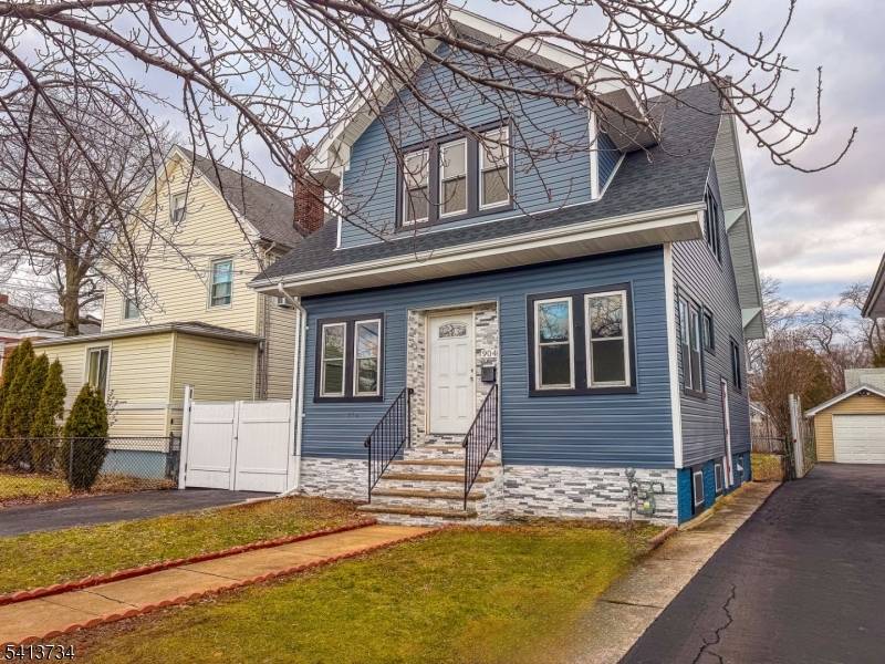 Move in condition 3 bedroom, 2 full bath colonial in the North Section of Elizabeth.