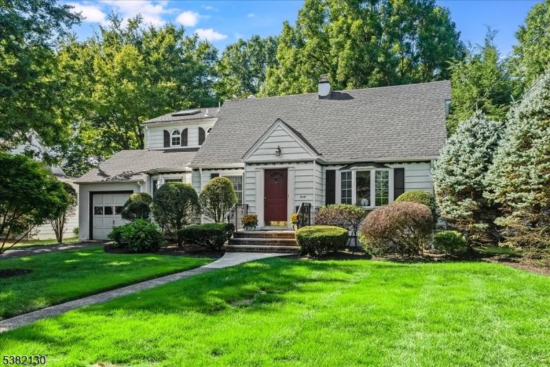 Heathcote Rd Glen Rock Boro New Jersey Single-Family