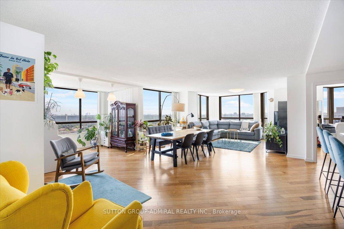 Welcome to 131 Torresdale Ave 1802, spacious, bright, and move in ready !