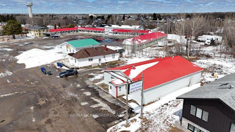 Property With Business For Sale Smooth Rock Falls, North Of Toronto On Hwy 11.