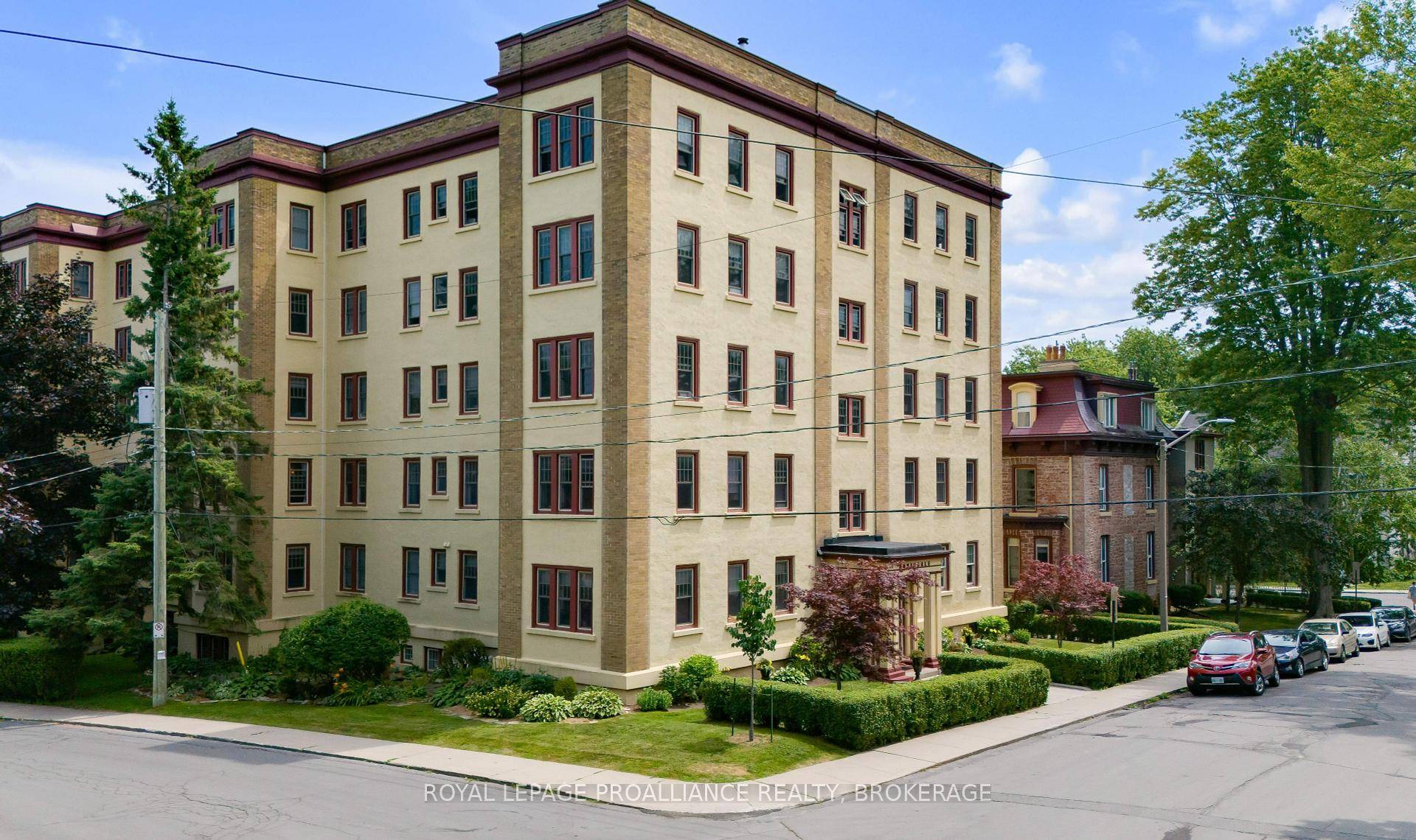 Welcome to Unit 302 at 67 Sydenham Street in the historic Annandale building, located in the heart of Sydenham Ward.