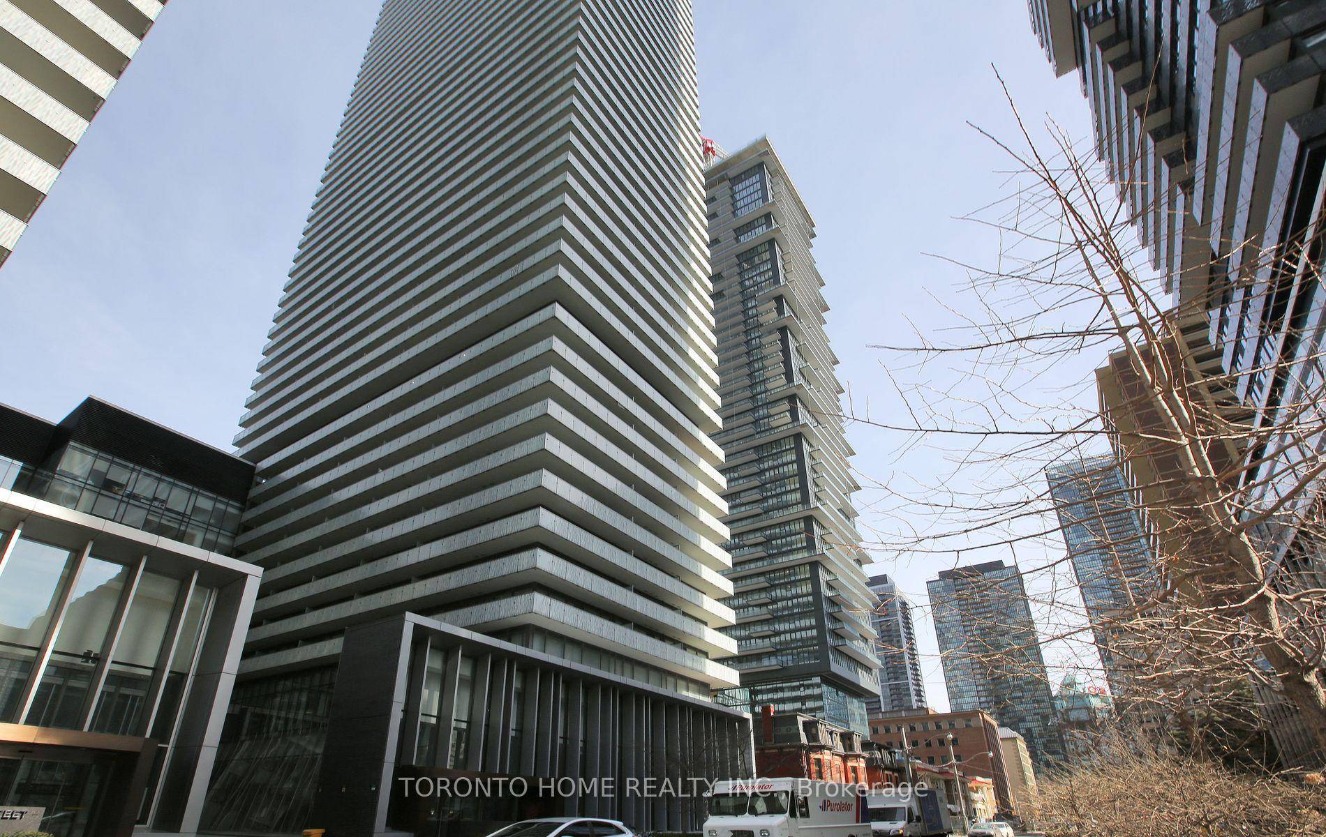 Welcome to this bright and spacious 1 bedroom plus den condo at the luxurious CASA 3 Condominium in the heart of Toronto !