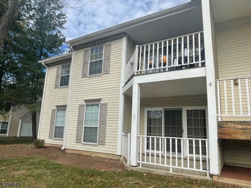 This is a beautiful home on the 1st floor with two bedrooms, two bathrooms, a walk in closet and balcony.