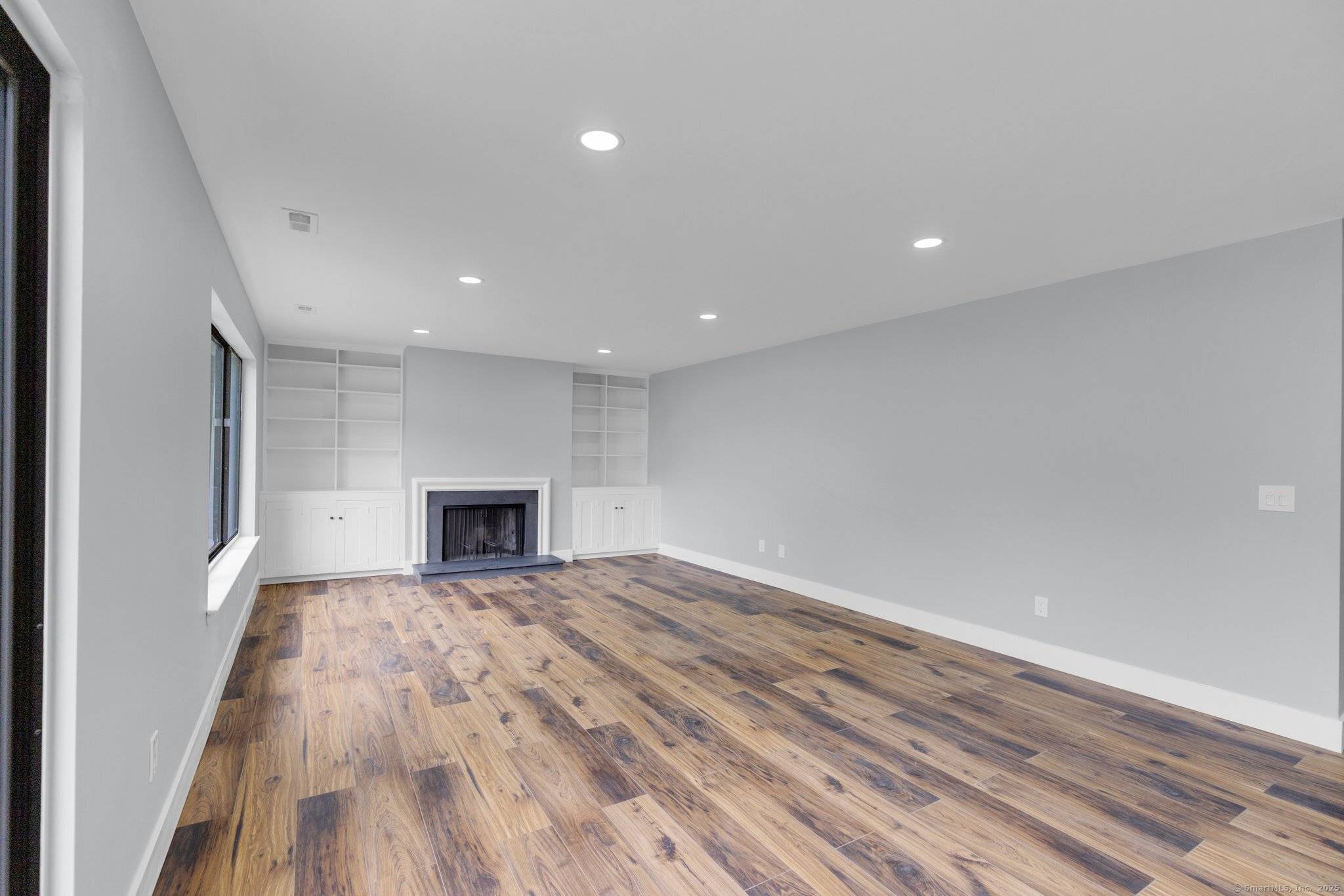 A fully renovated ranch style condo in the tranquil Birchwood complex.