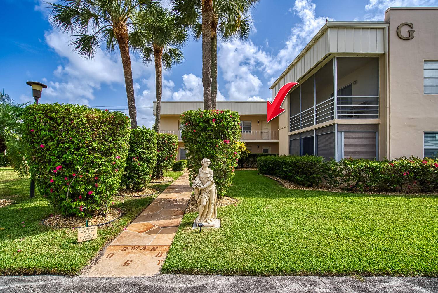 Impeccably maintained, 2BR, 2 Baths, 907 sq ft unit with relaxing garden views from the patio.