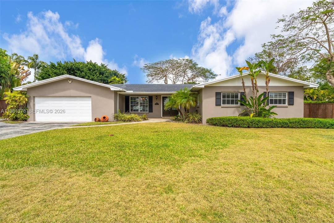 This large frontage property is a residential pool house situated on a lot exceeding one third of an acre, located within a quiet, friendly, upscale neighborhood characterized by the absence ...