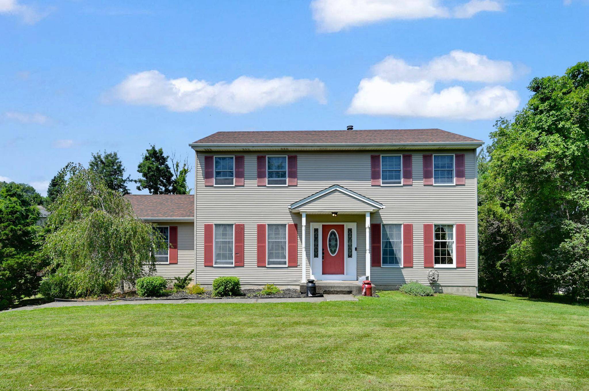 Welcome to 28 Brady Road, A Charming Colonial Near the Heart of Warwick !