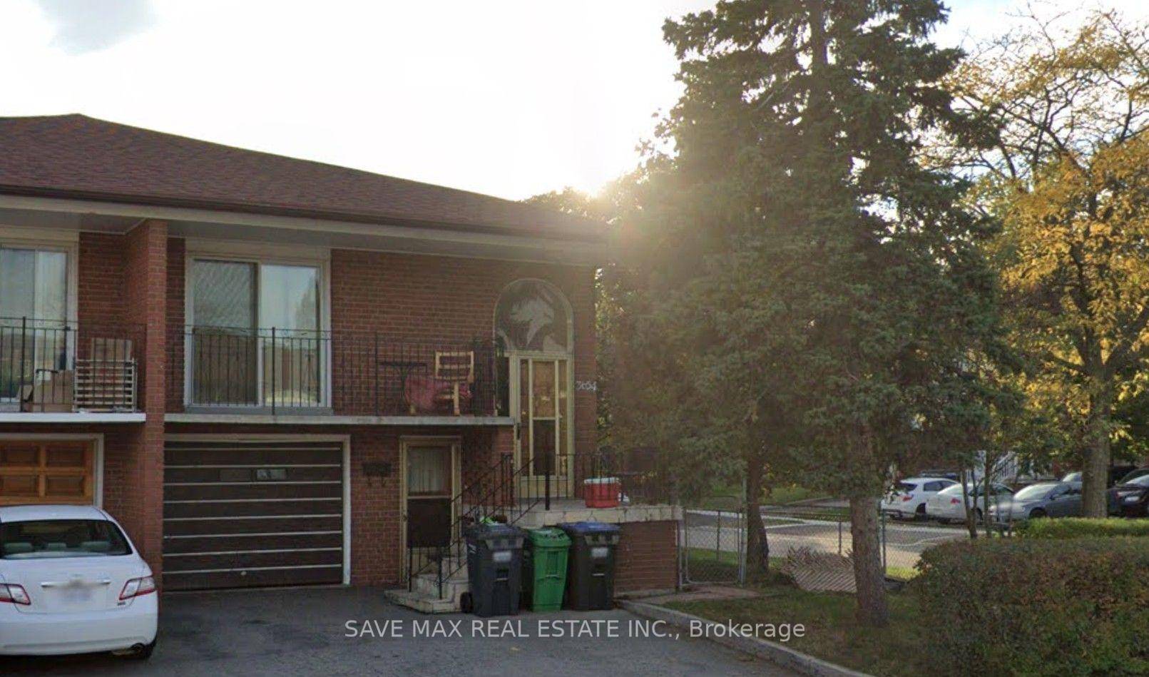 Corner Semi Detached Property sitting on a premium 130ft depth lot in a mature community of Mississauga Valleys.
