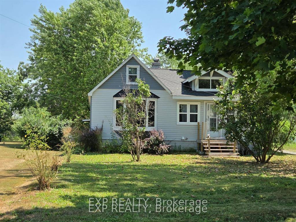 Prime Location Steps from Waverly Beach !