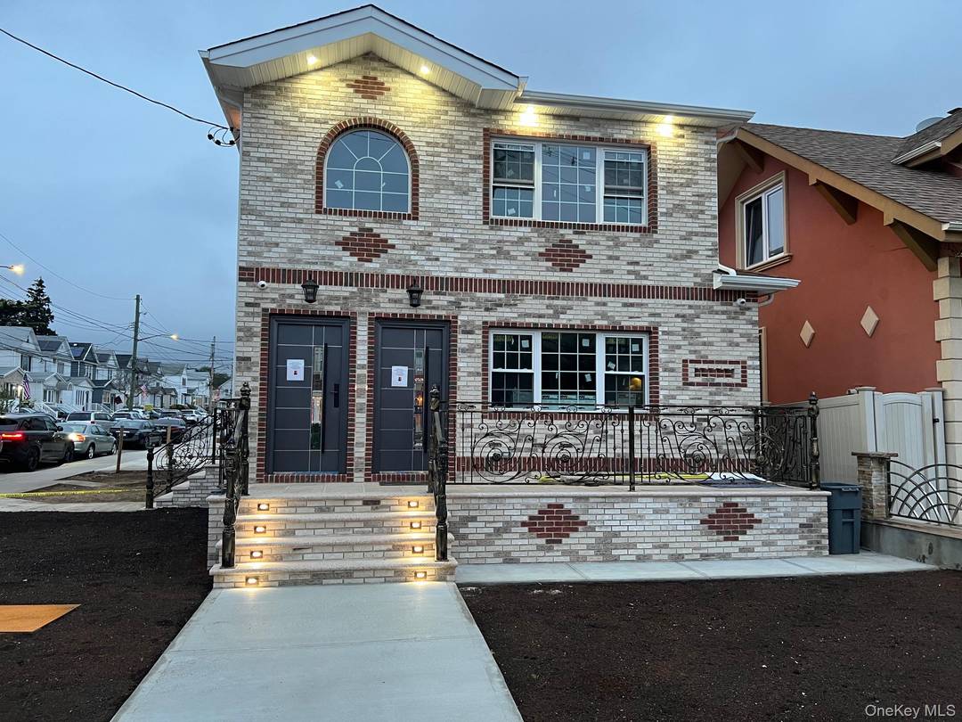 Newly Built Hi Ranch Home with Private Driveway.