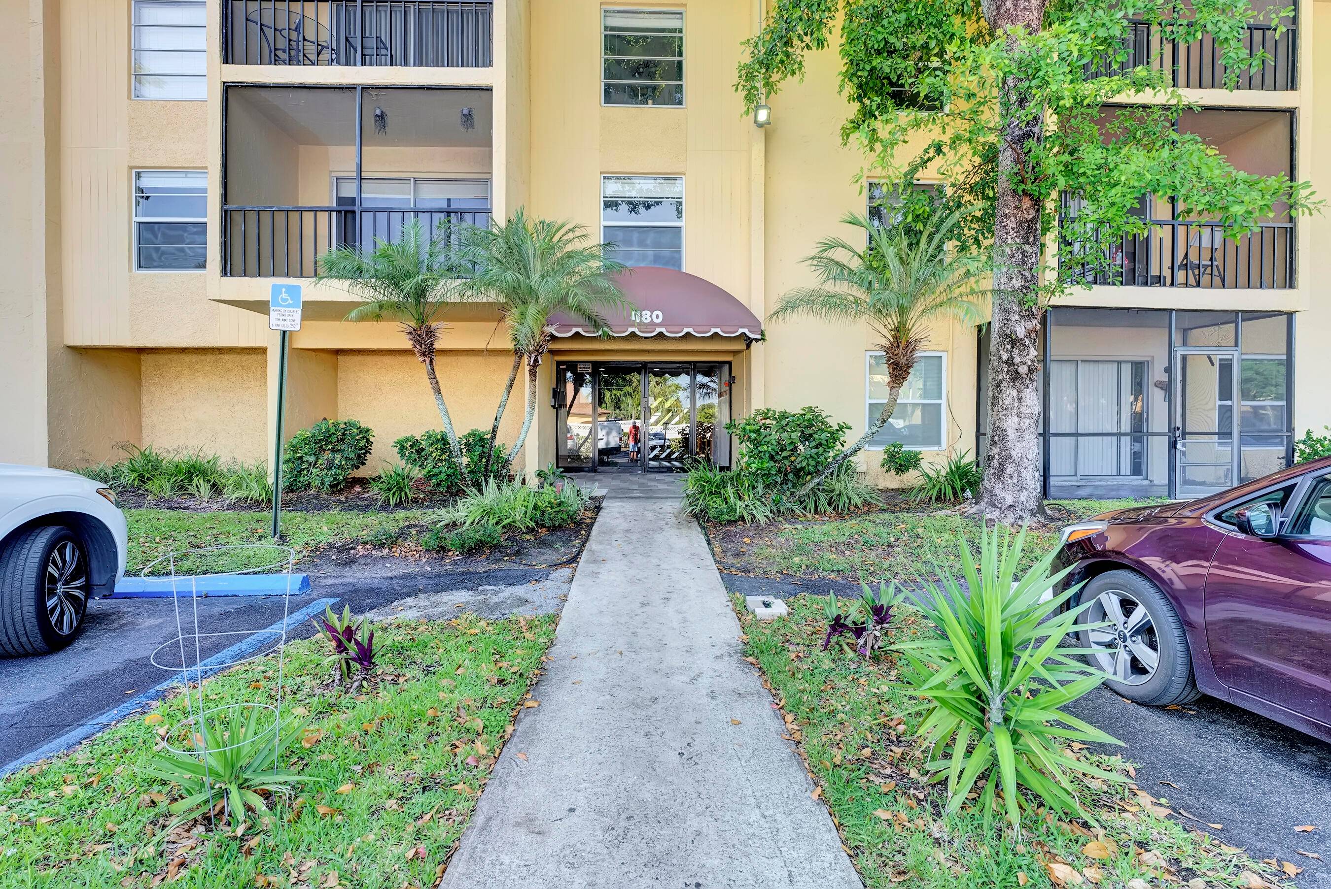 Rent right away ! Amazing investment opportunity just steps from FAU and minutes to Boca Raton beaches, Mizner Park, and I 95.