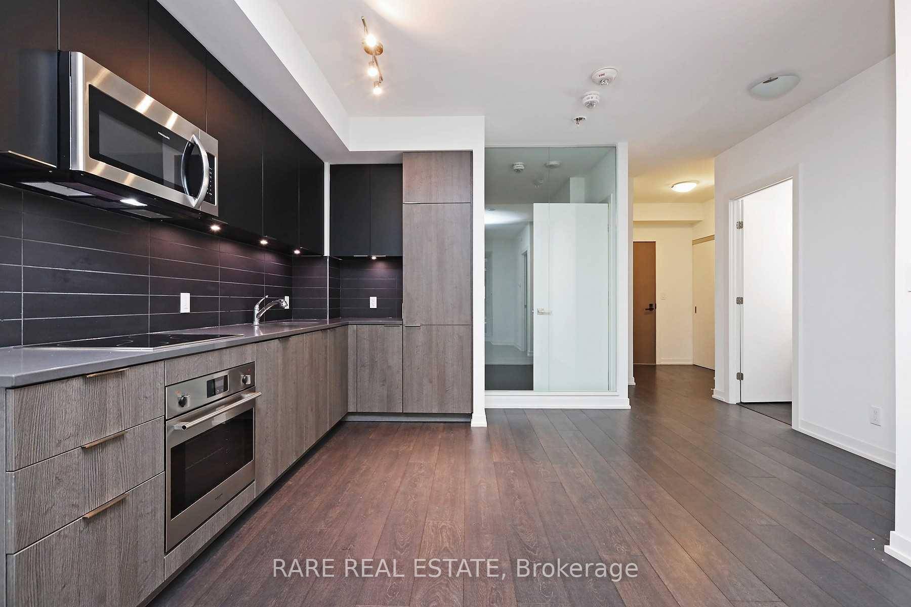 Stylish 2 Bed, 2 Bath at Zigg Condos !