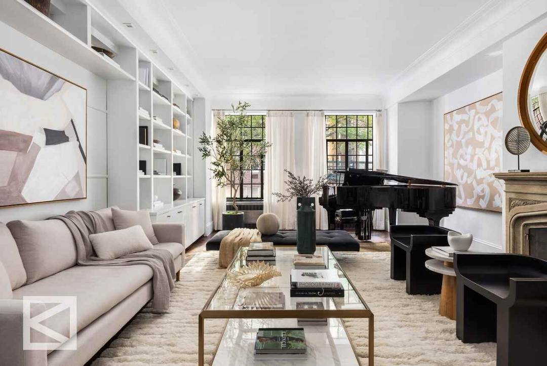 Experience the rare opportunity to own an extraordinary Classic 6 in the iconic El Dorado, a building perfectly situated on Central Park West.