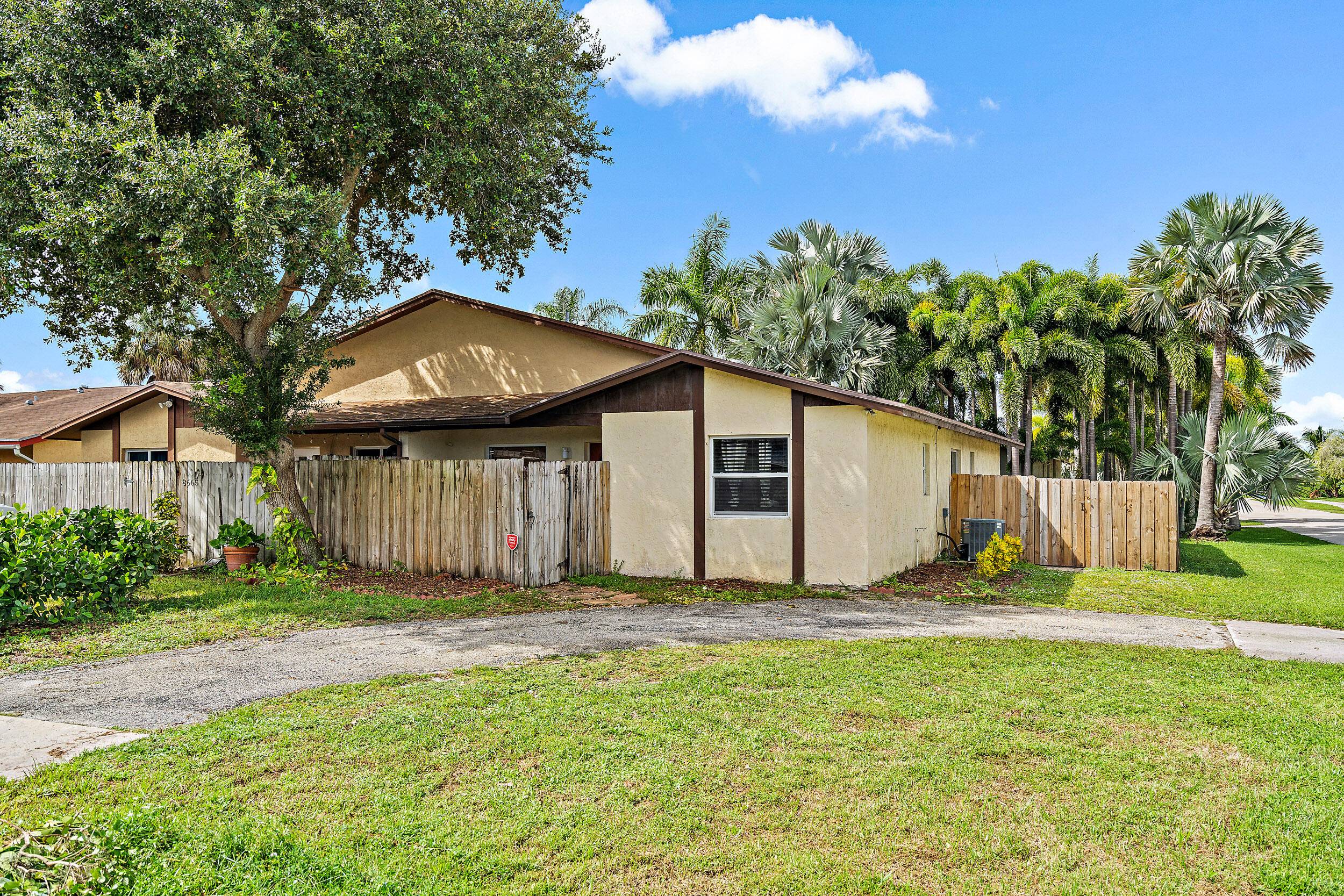 Spacious and remodeled 3bed 2bath villa on a corner lot with a fenced backyard.