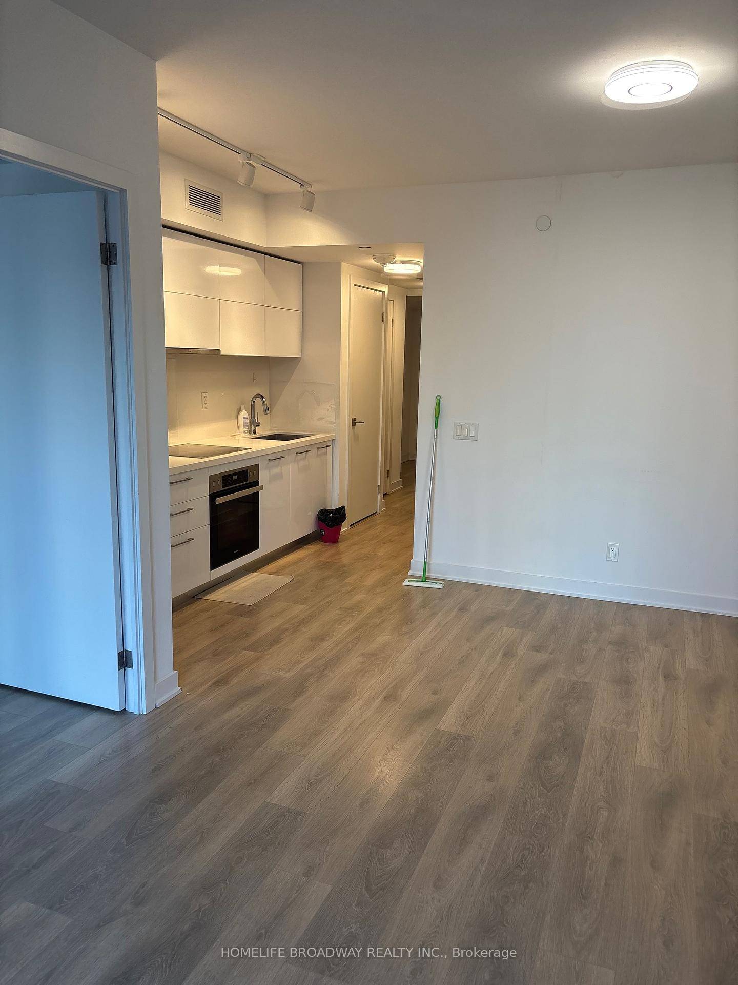 Welcome to The Cumberland at Yorkville Plaza.