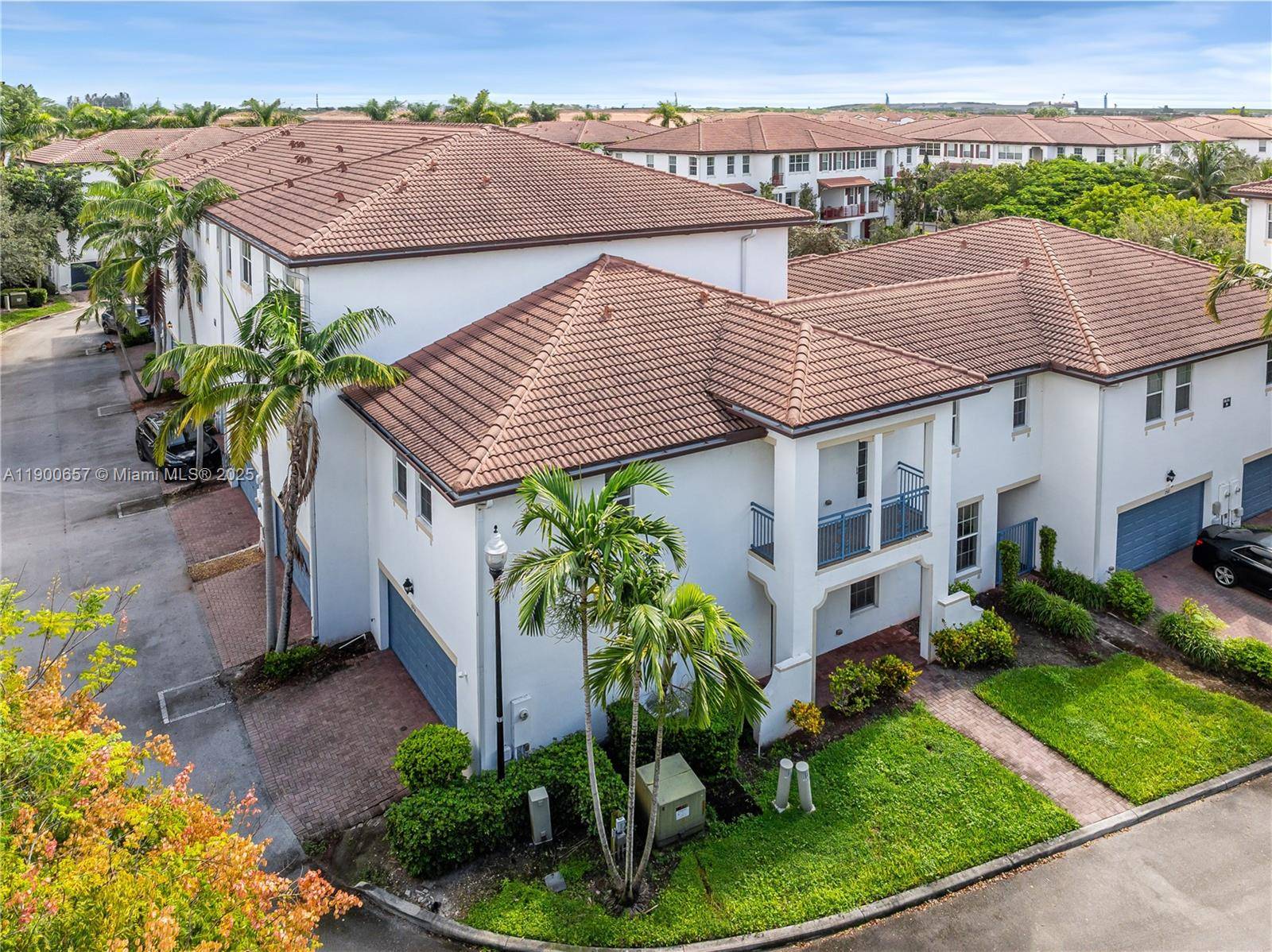 STUNNING CORNER UNIT IN THE HIGHLY DESIRABLE MONTCLAIR COMMUNITY !