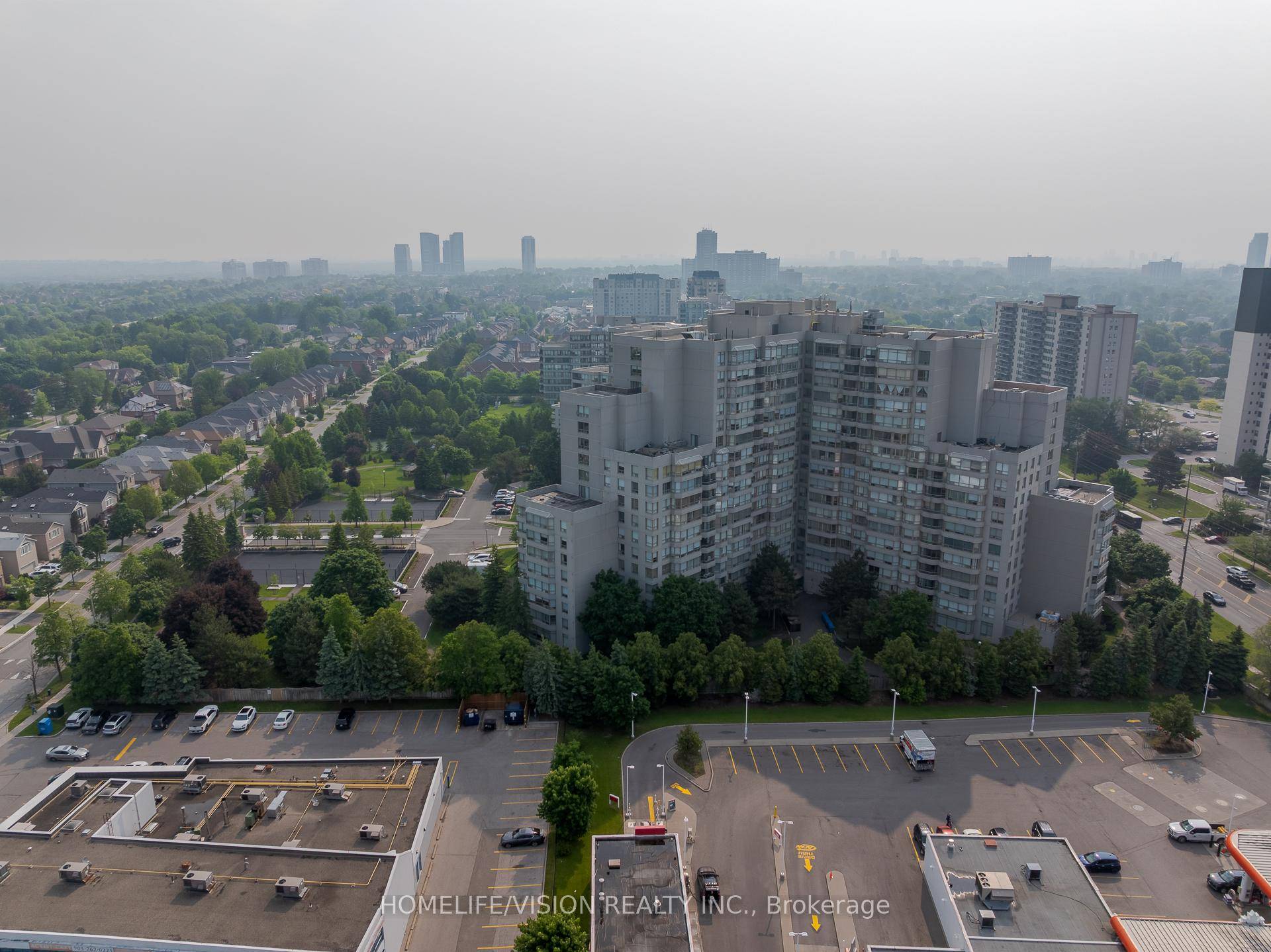 A Thornhill Beauty. Stunning South West Facing Corner unit boasts an impressive 1, 546 Sqft of renovated space featuring 2 Bedrooms with a roomy Den currently used as home office ...