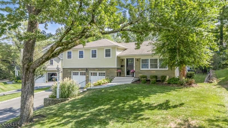STUNNING 3 BED 2. 1 BATH HOME BLENDS TIMELESS CHARM W MODERN UPDATES IN MAGNIFICENT MADISON !