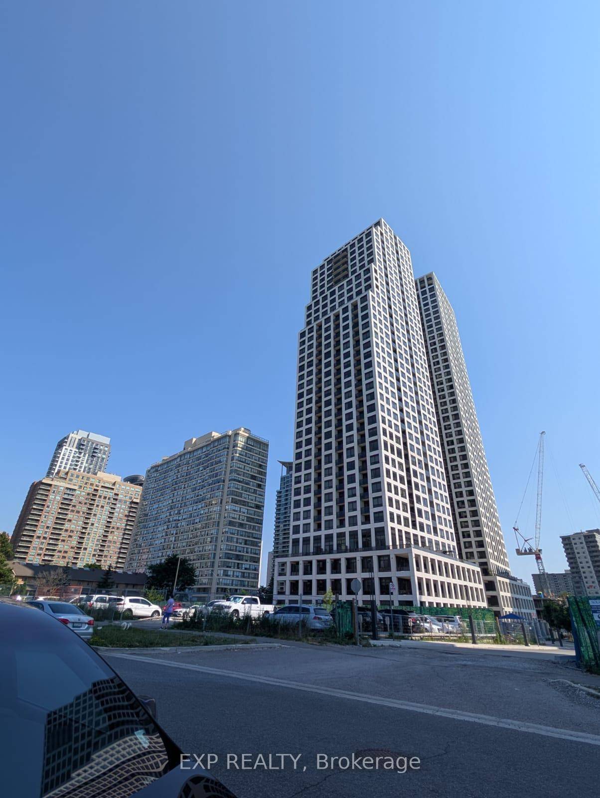 Spacious and well maintained 2 1 bedroom, 2 bathroom condo available for lease in the heart of Mississauga.