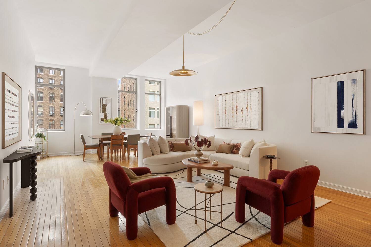 Loft 7K faces east and is bathed in natural light through three oversized windows.