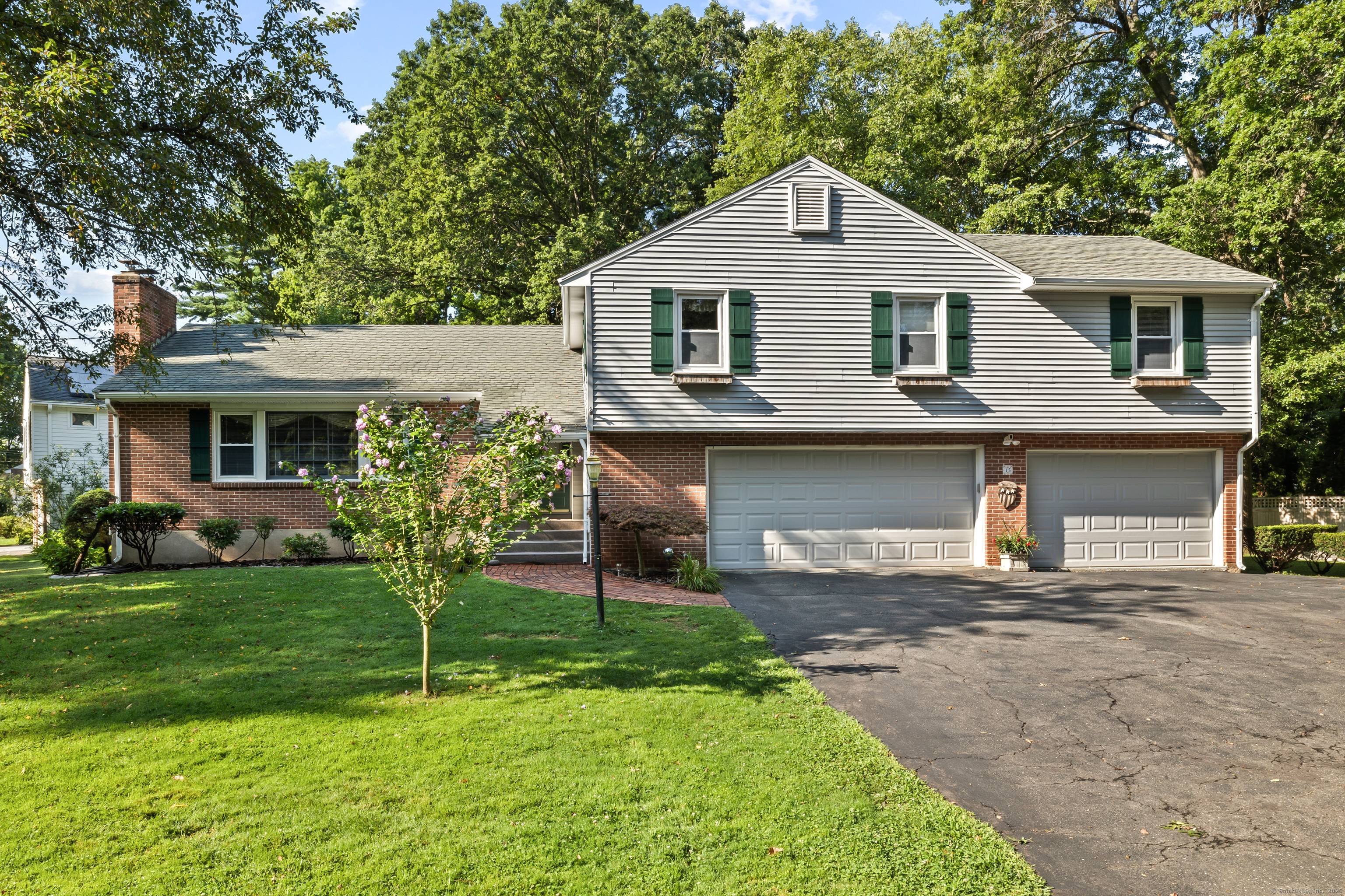 Nestled on a private lot, this 5 bdrm spacious home sits at the end of a cul de sac, yet close to all the conveniences of schools, houses of worship, ...