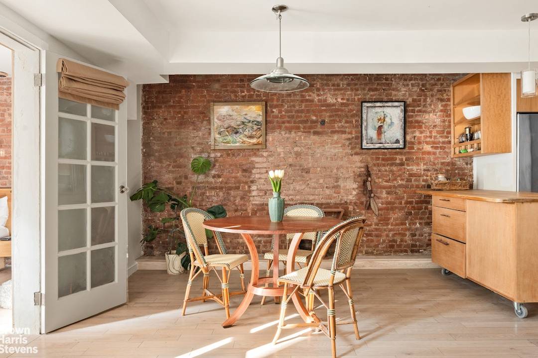 Set within one of the most beautiful mansions along Prospect Park West, this charming 1 bedroom apartment has been thoughtfully renovated for modern living while preserving its classic character.