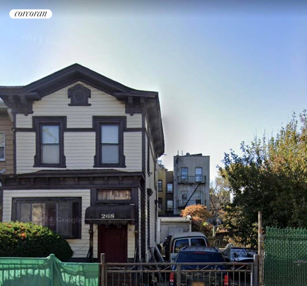 Discover a rare investment opportunity with this huge acre parcel of land, ideally situated in the heart of Sunset Park Industrial City.