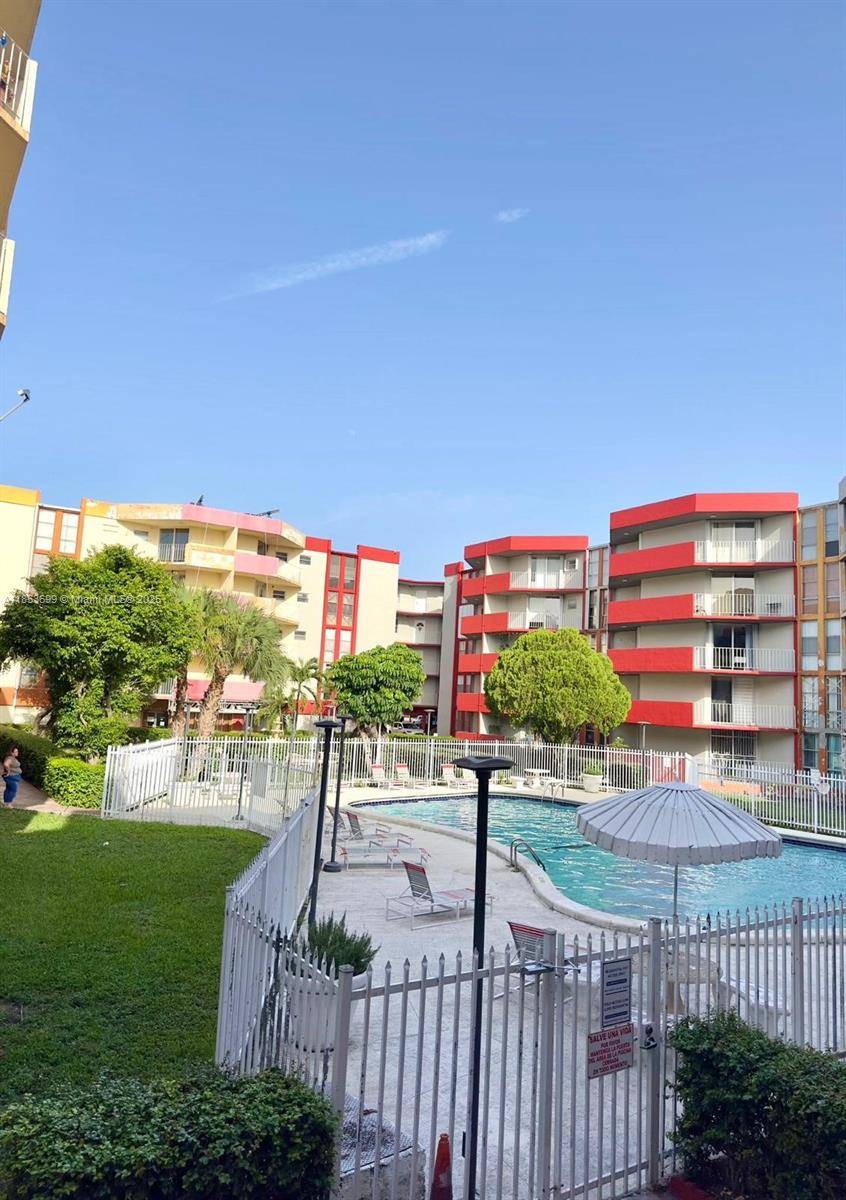 A TRUE UNICORN LISTING ! RARE, TOP FLOOR 3 BED, 2 BATH PENTHOUSE UNIT WITH 1, 300 SQFT OF LIVING SPACE.