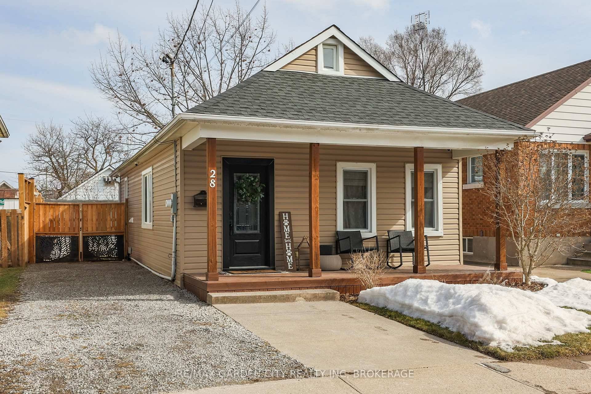 Excellent quality freshly renovated 3 bedroom bungaloft in St.