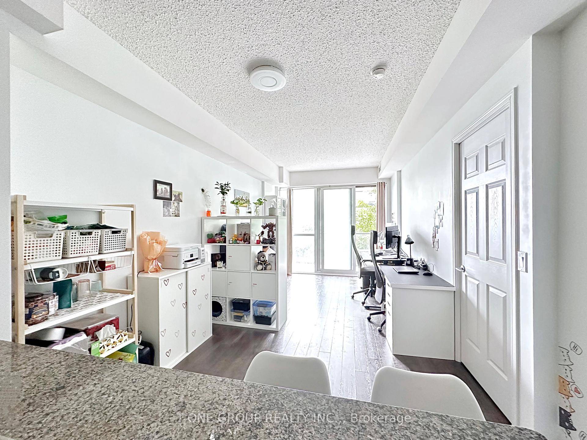 Luxury Condo Living In The Heart Of Downsview !