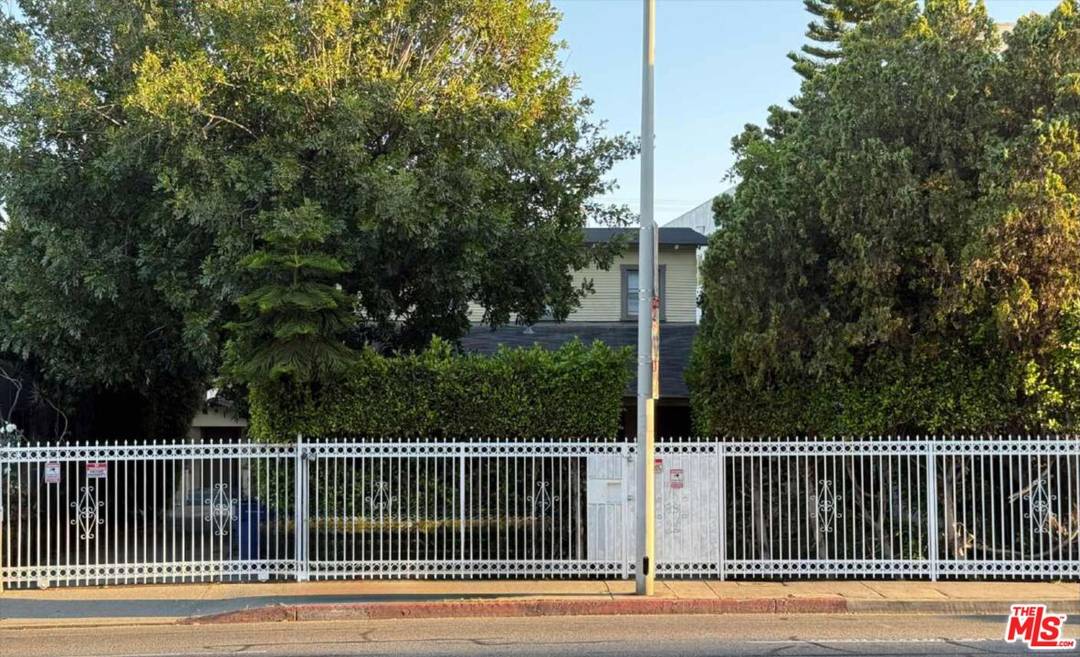 7504 Fountain Ave 6BR Hollywood Hills East La