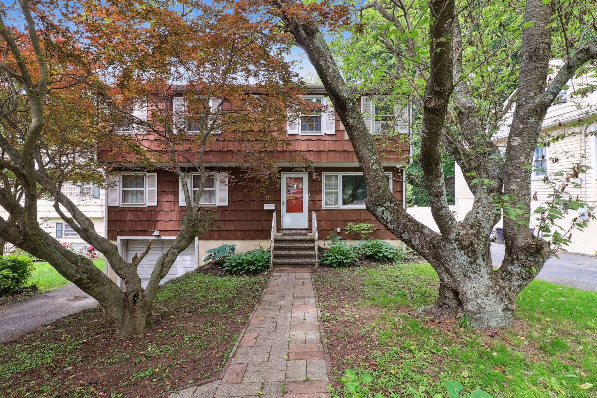 Spacious and versatile, this 5 bedroom, 2 bath Colonial in the Broad River area offers over 2, 000 square feet of living space ideal for extended families or those seeking ...