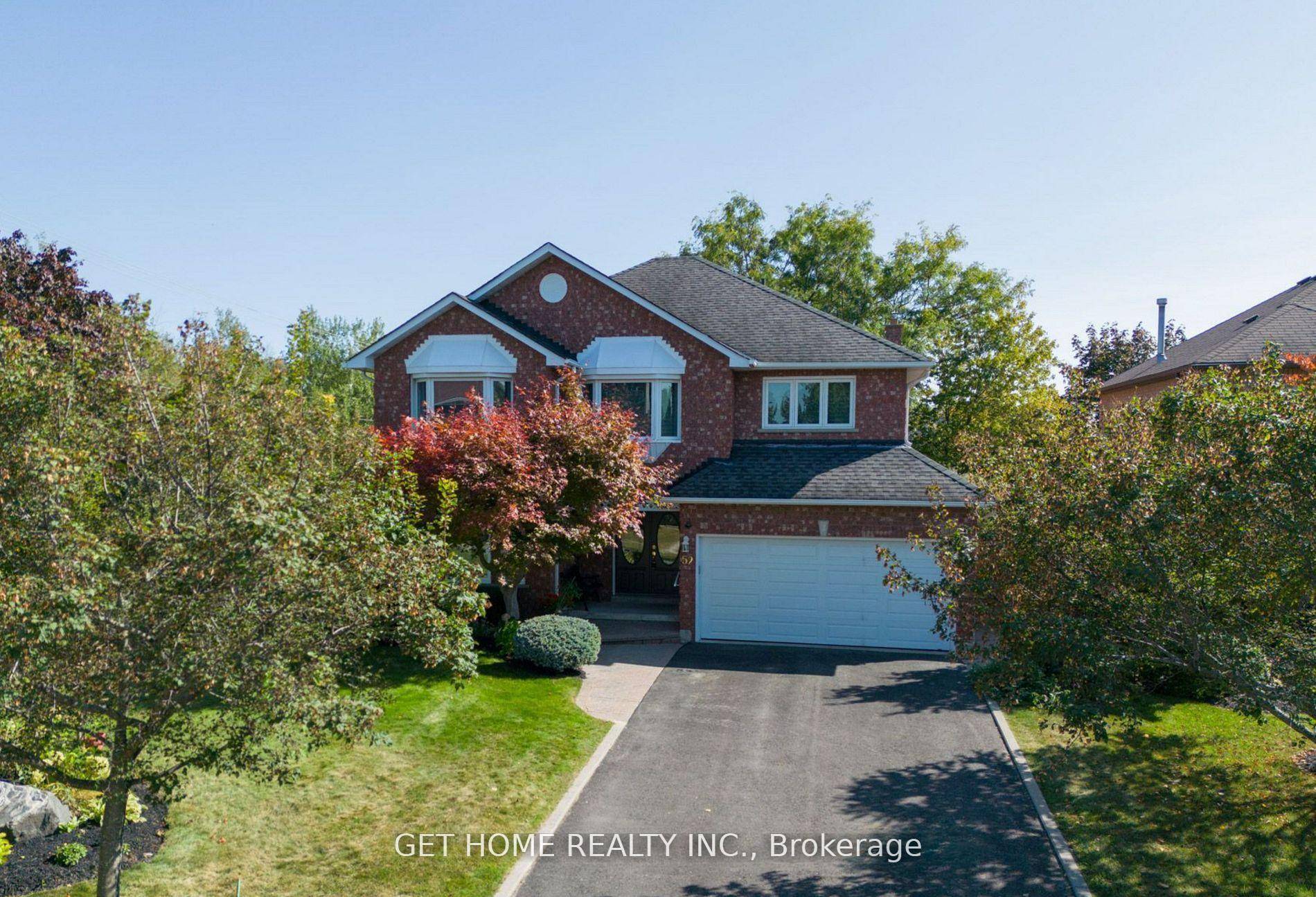 Mainfloor only Luxury Living in Prestigious Falling brook !