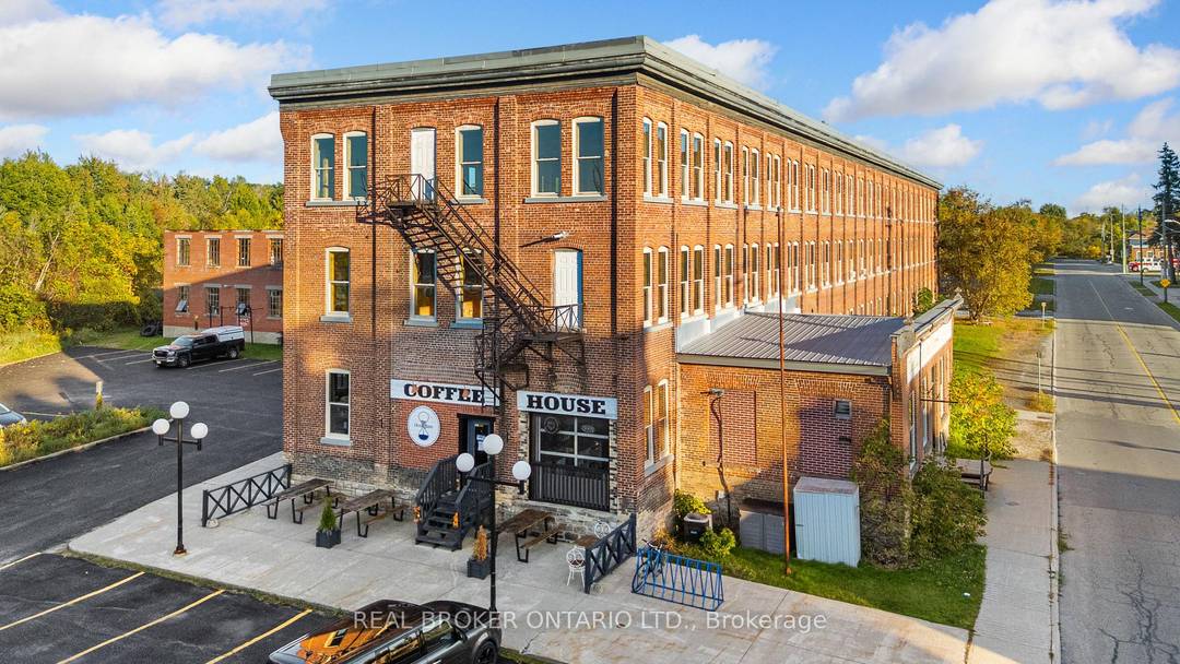 Just steps from Perth's historic downtown, The Old Perth Shoe Factory offers 45, 000 sq.