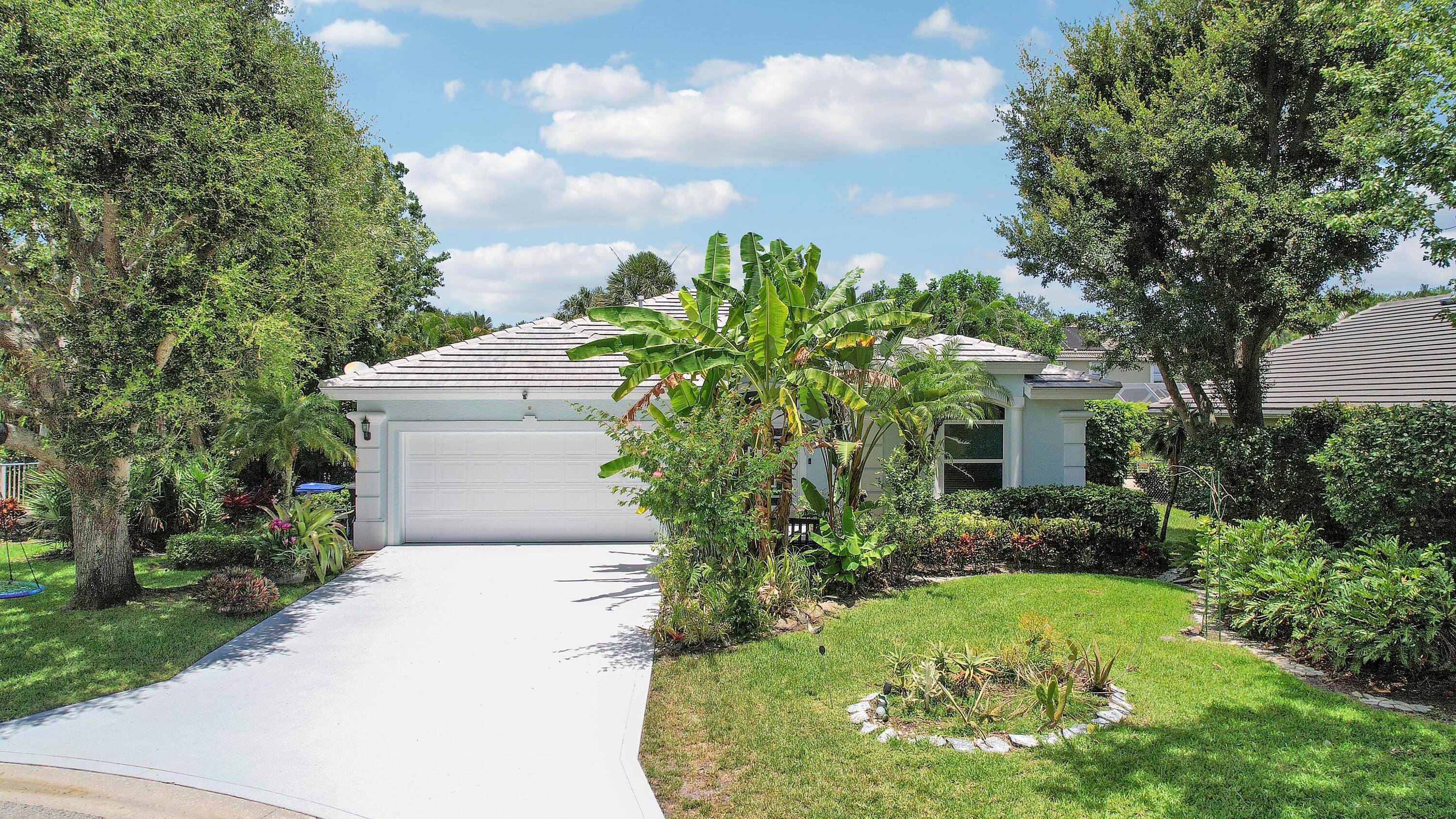 Welcome to the home you've been waiting for, located on a quiet cul de sac in the highly desirable community of Egret Landing.