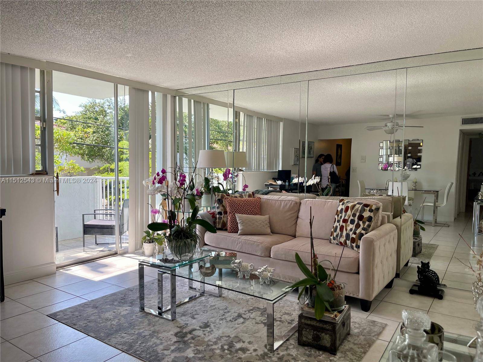 Great Investment and great opportunity to own this beautiful 1 bedroom 1.