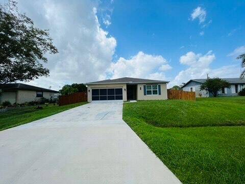 Welcome to 1222 SW Granadeer St a beautifully maintained Maronda Homes Maple floorplan, built with comfort and functionality in mind.