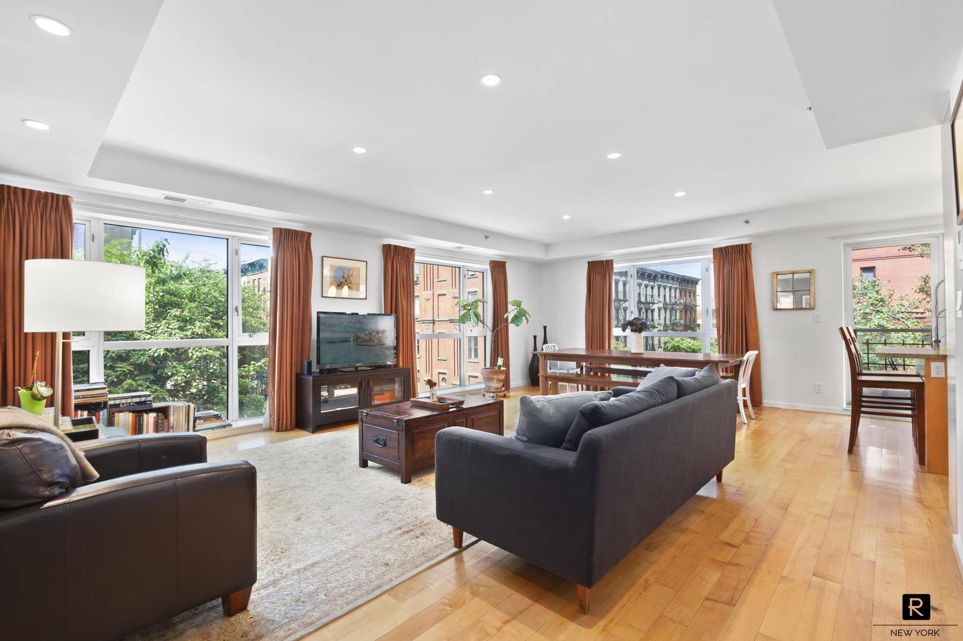 Situated In the heart of Manhattan s Lower East side, 32 Clinton is a six story boutique Condo on the corner of Clinton and Stanton street consisting of four full ...