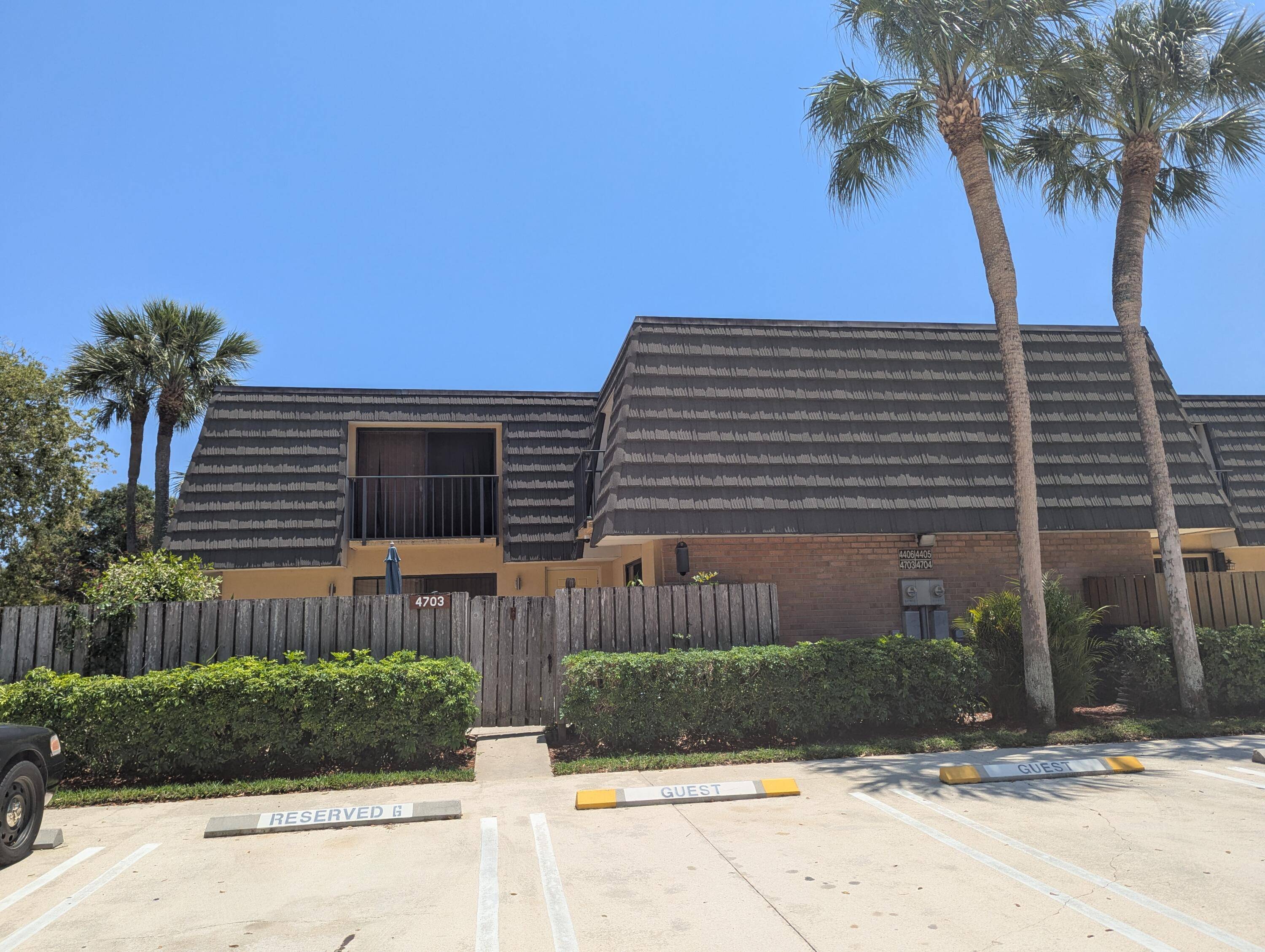Great location on this 2 bedroom, 2.