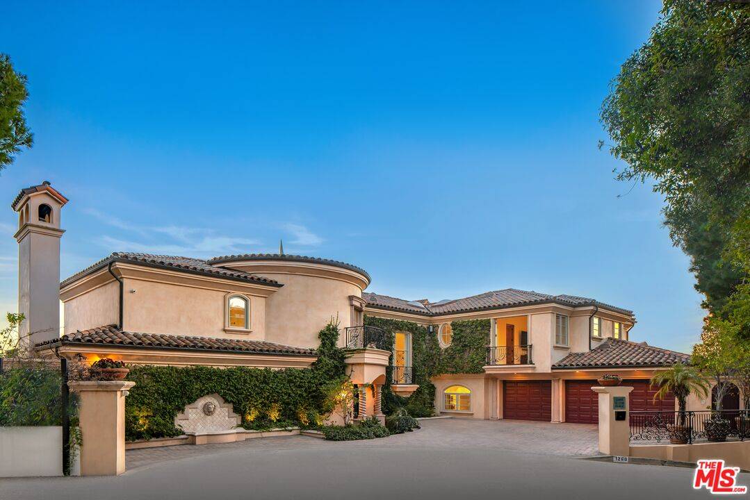 1260   St Ives Pl 5BR Sunset Strip La
