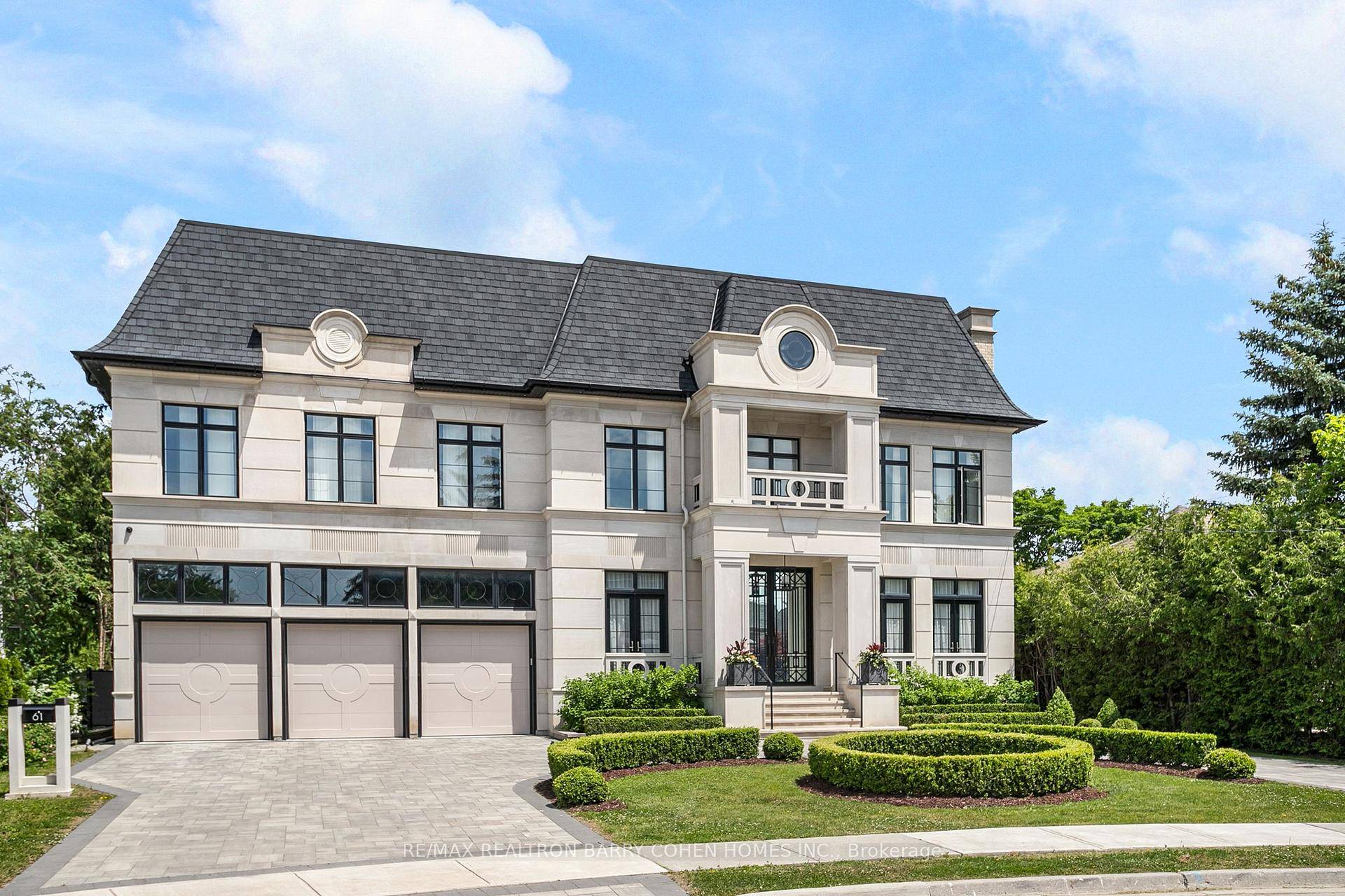 The Pinnacle Of Luxury Living In Prestigious Richvale Locale.
