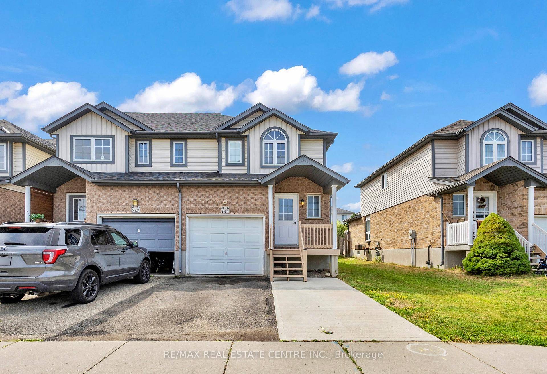 Welcome HOME to this amazing FREEHOLD END UNIT townhouse in desirable Activa Avenue.