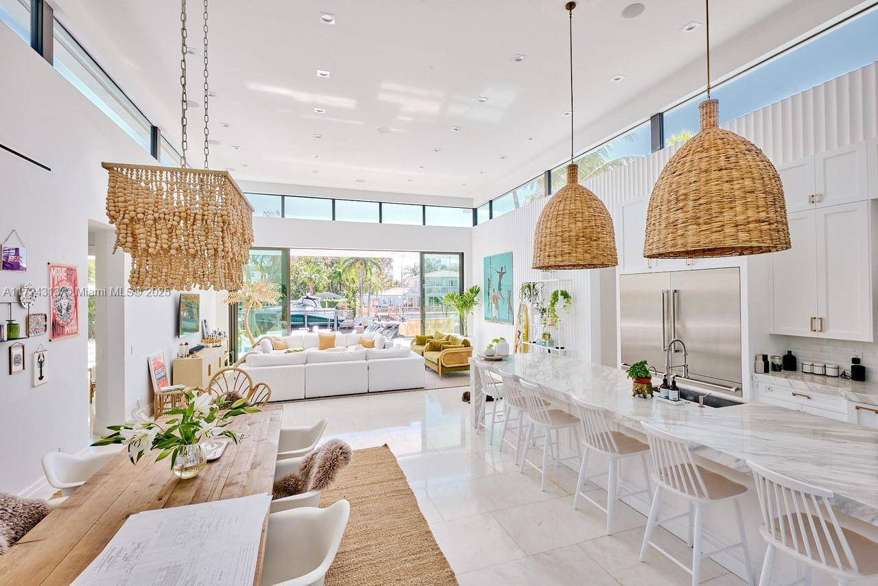 Welcome to Paradise. This moderne style masterpiece was designed for entertaining in style.