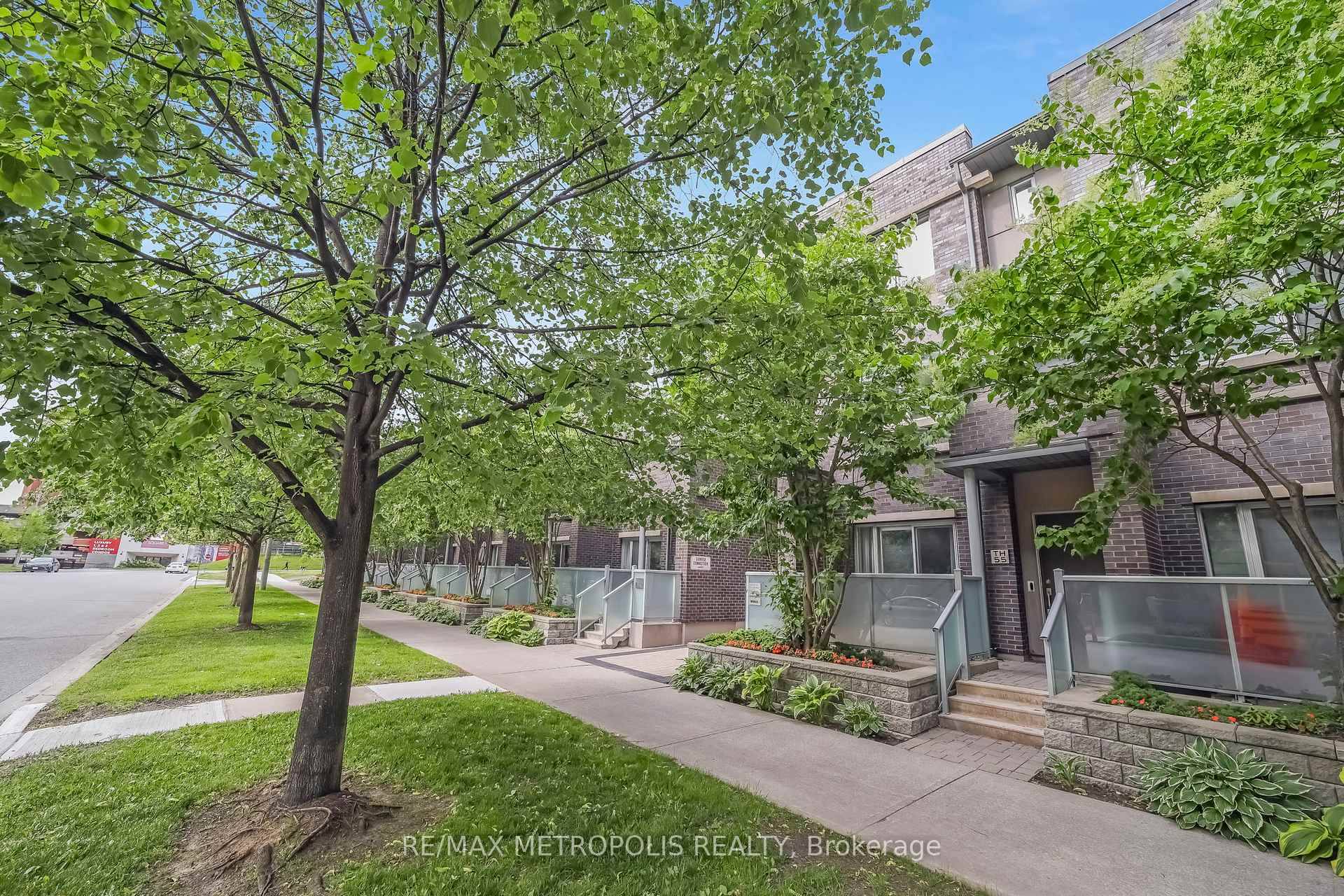 VERY RARE 4 Bedroom Townhouse by Tridel with luxurious finishes throughout !