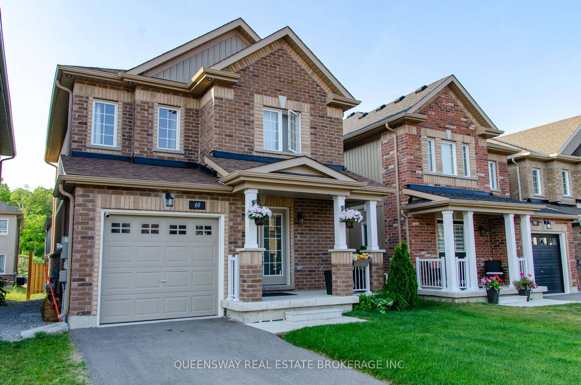 Welcome to the beautifully upgraded Devlin model offering the perfect blend of modern style and comfort !